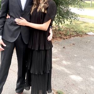 This elegant beautiful midi dress from honey